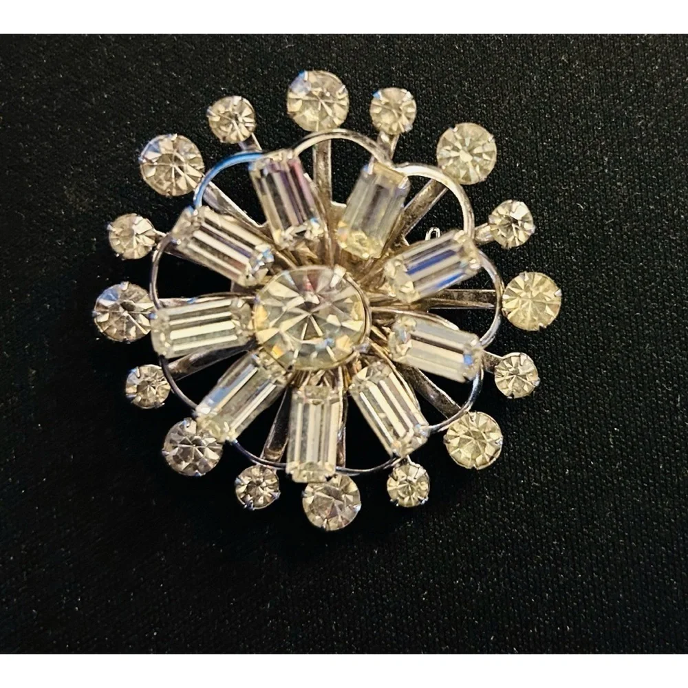 CORO Heavily Glittering Rhinestone Brooch